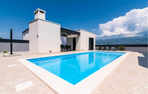Lovely Home In Razanac